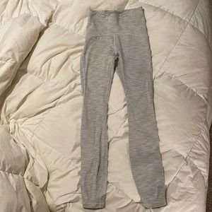 Excellent condition lulu yoga pants
